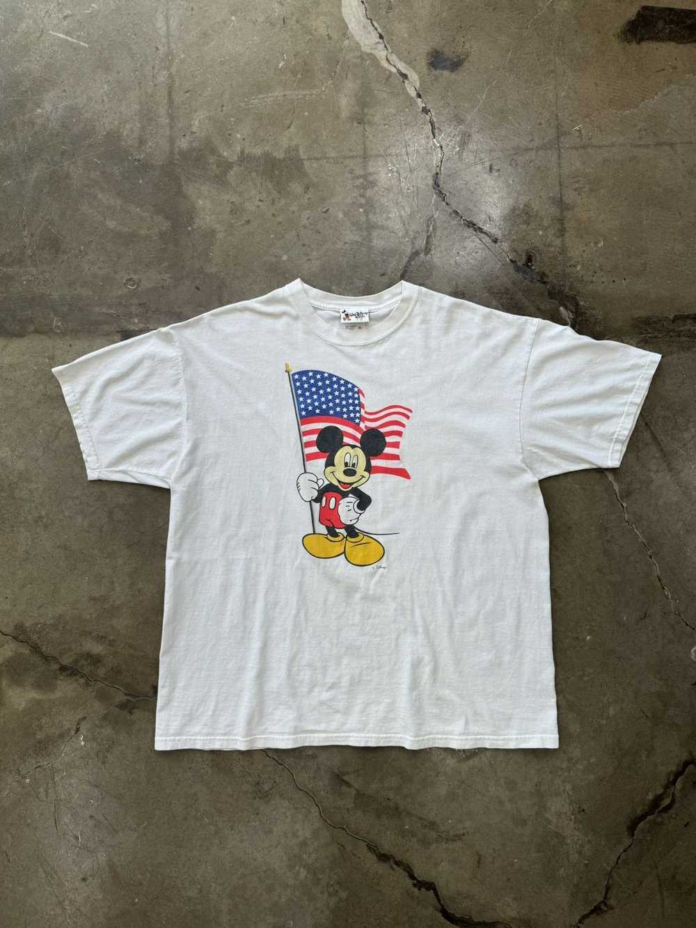 Vintage Vintage American Flag Mickey Mouse Tee Sz… - image 2