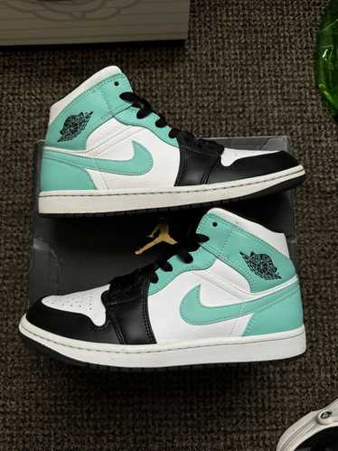 Nike Tropical Twist Jordan 1 Mid - image 1