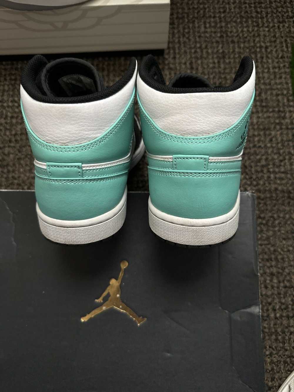 Nike Tropical Twist Jordan 1 Mid - image 4
