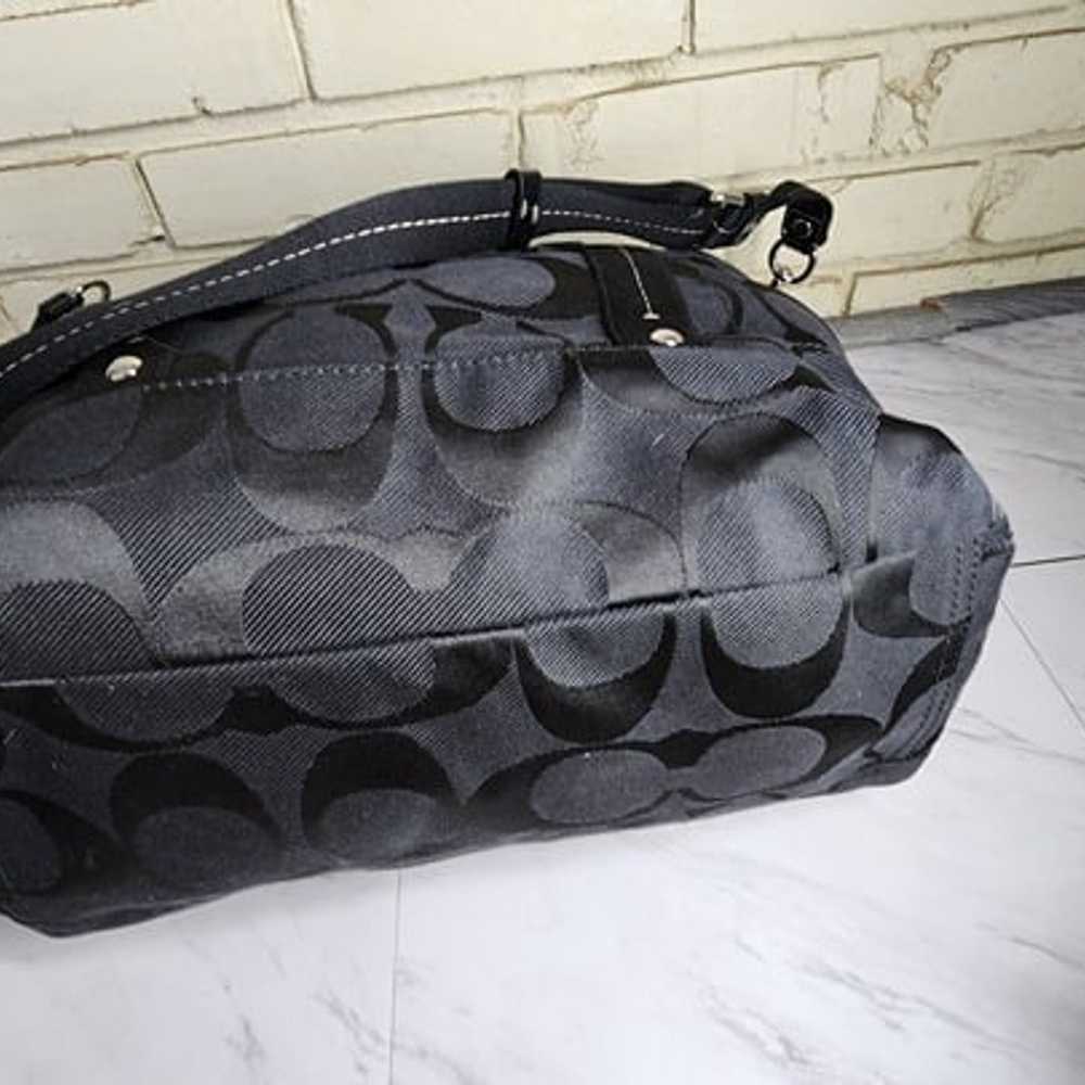 LIKE NEW Coach Rare Poppy Black Daisy SIgnature S… - image 4