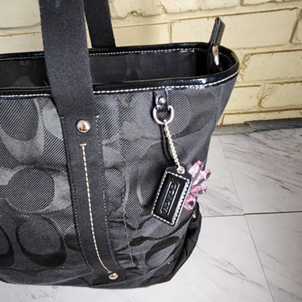 Euc Coach Poppy Black Daisy SIgnature Shoulder Ba… - image 7