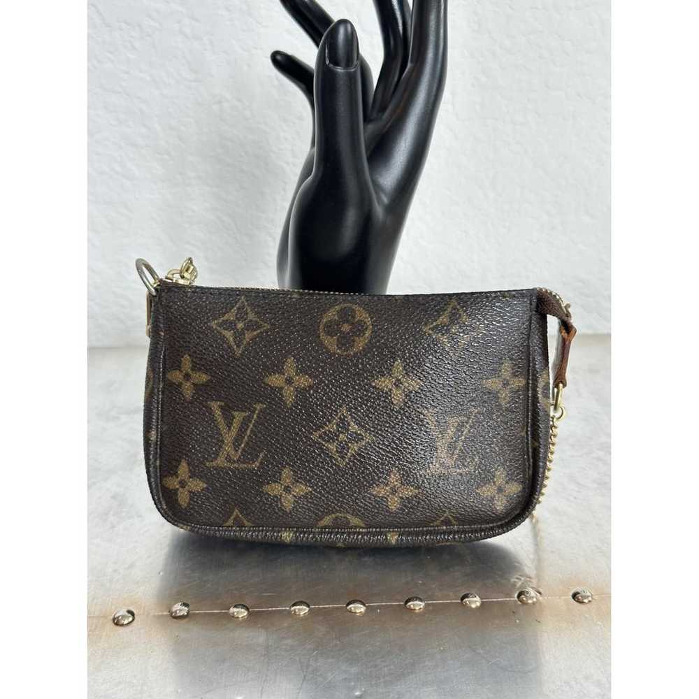 Louis Vuitton Pochette Accessoire leather handbag - image 2