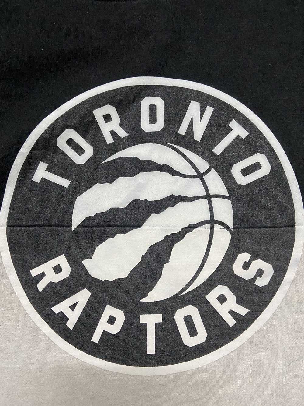 NBA × baskets Toronto Raptors Big Logo Crewneck S… - image 3