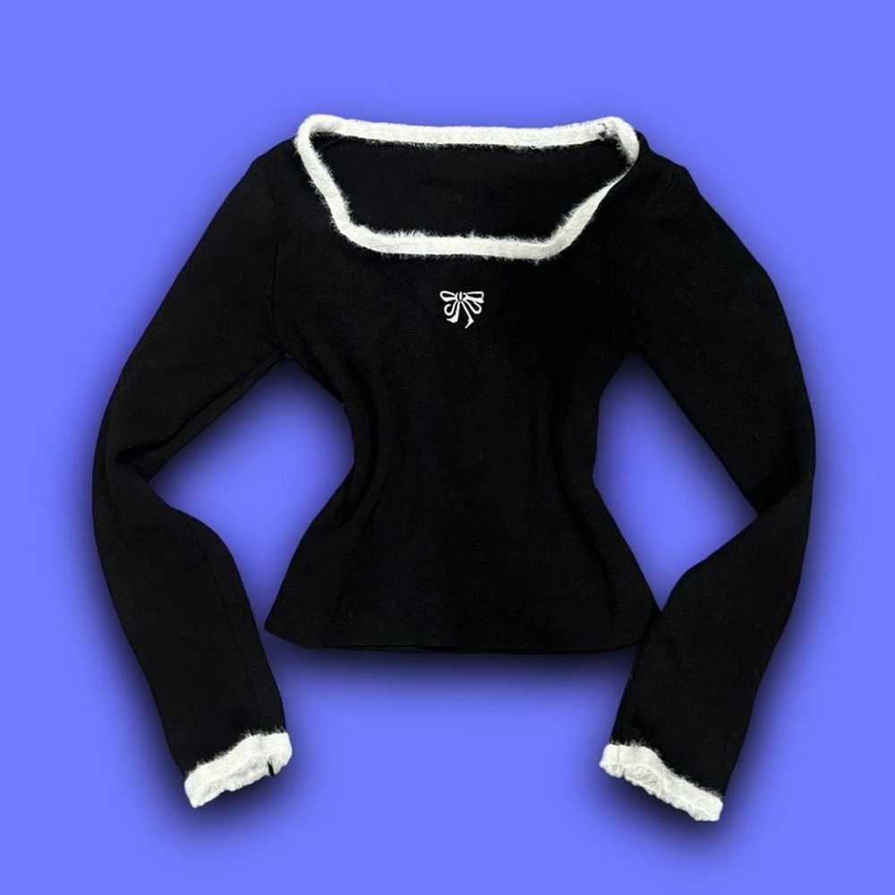 90s sweater with fluffy trims - image 1