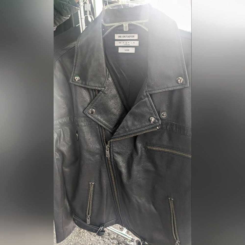 This is not a dream leather jacket - image 2