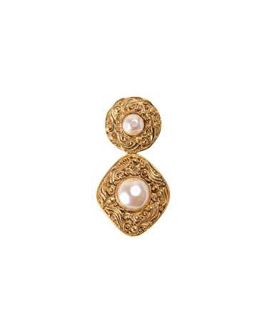 1990's Gold-Plated Swirl Pattern Faux Pearl Brooch