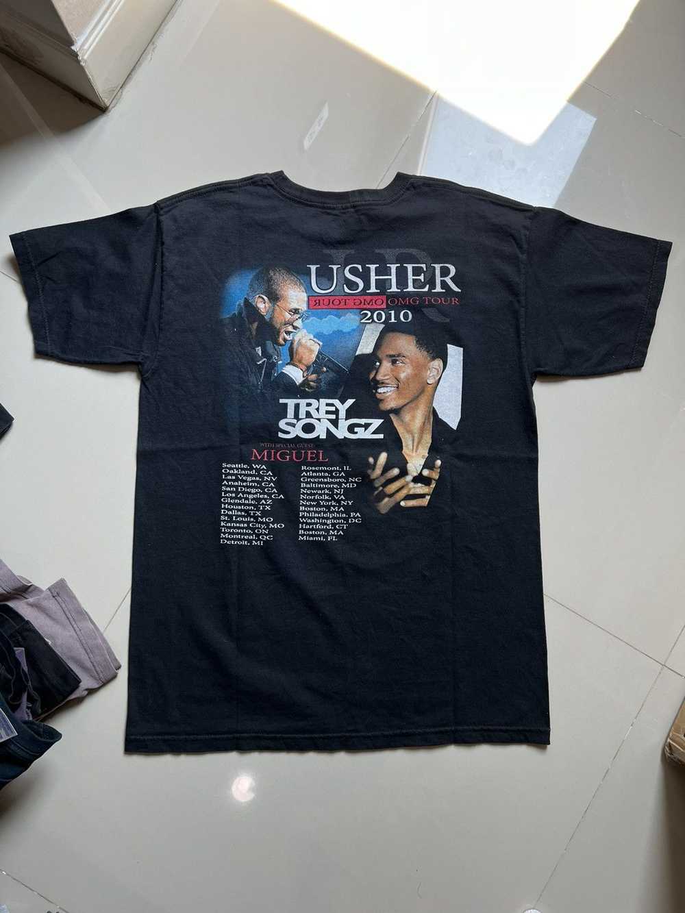 Band Tees × Tour Tee × Vintage Vintage Usher 2010… - image 9