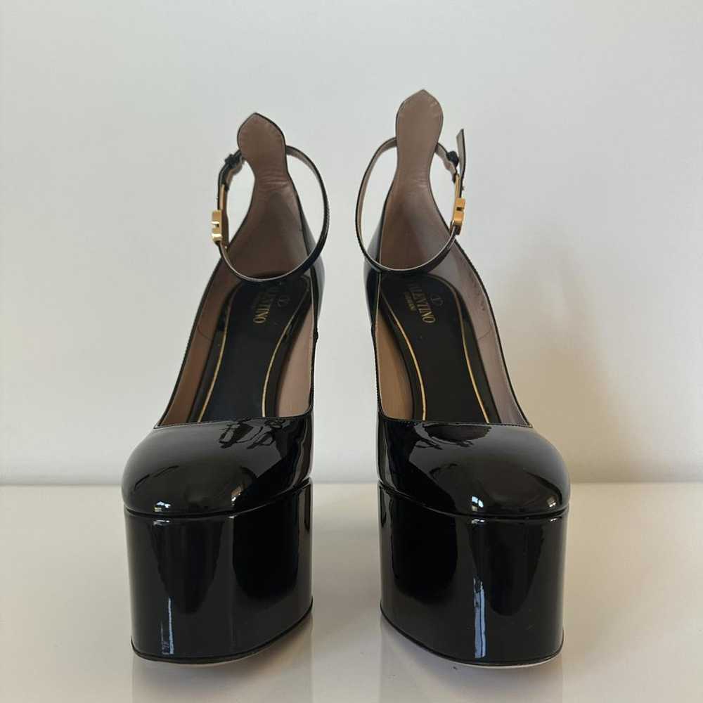 Valentino Garavani Tan-go patent leather heels - image 8