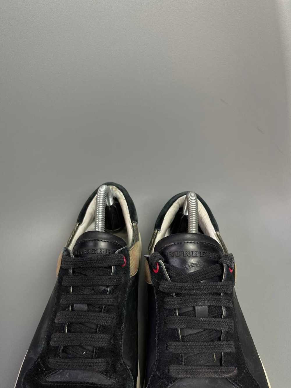 Burberry Burberry Logo Print Vintage Sneakers - image 5