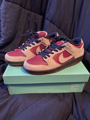 Nike Dunk Low SB True Berry 2019