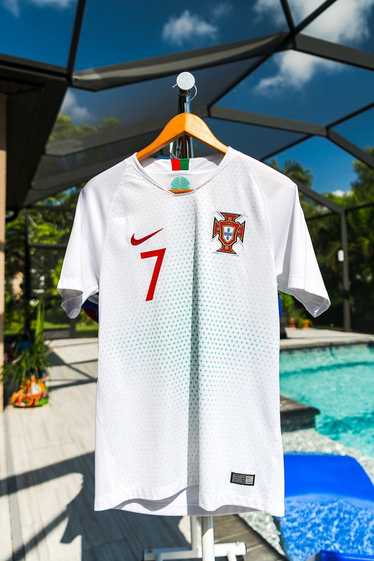 Nike × Soccer Jersey × Vintage 2018 Portugal Away 