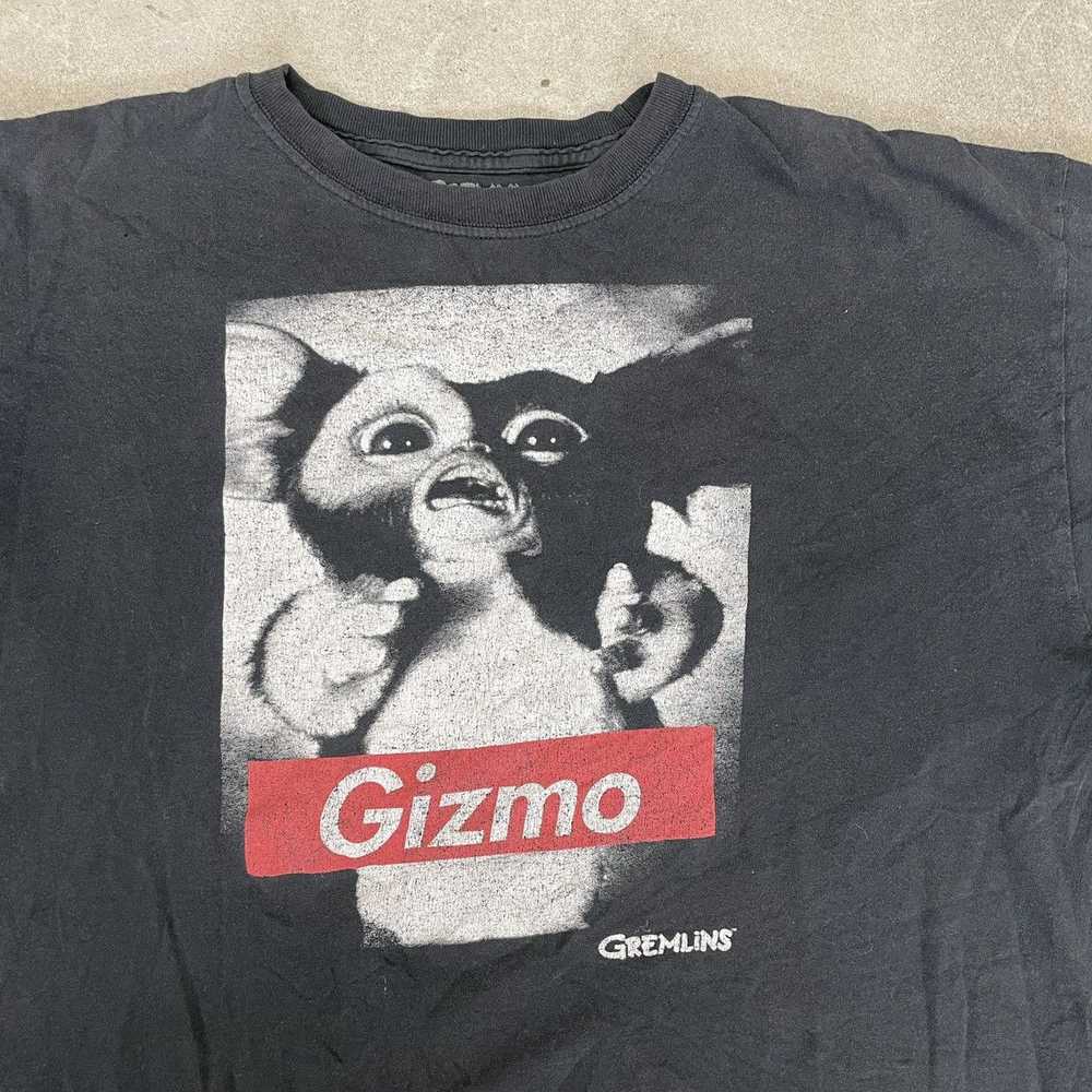 Movie × Streetwear × Vintage Gizmo graphic tee 20… - image 2