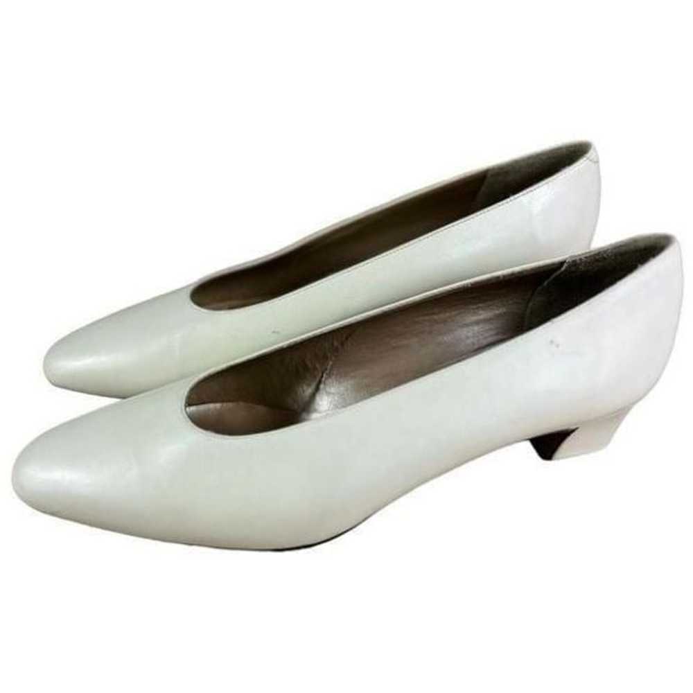 Van Eli Vintage Cream Sliver Cut Pumps - image 3