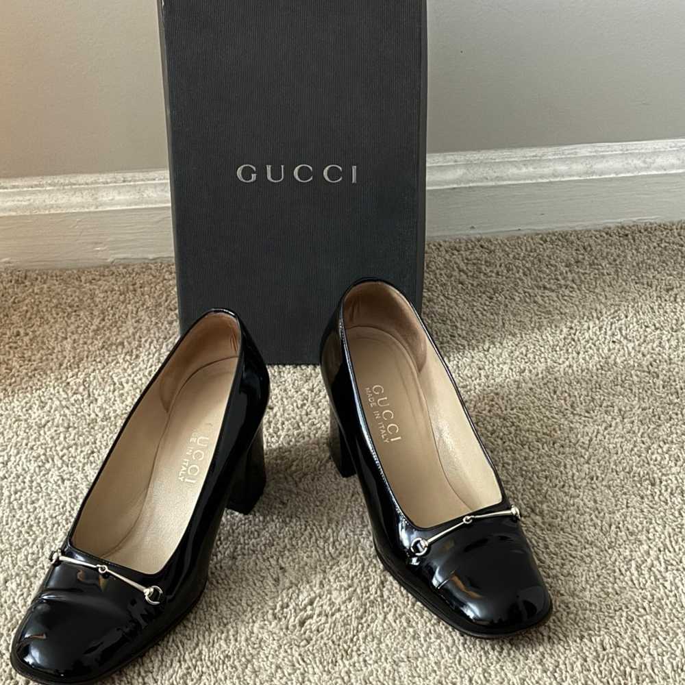 Gucci black leather pumps - image 5