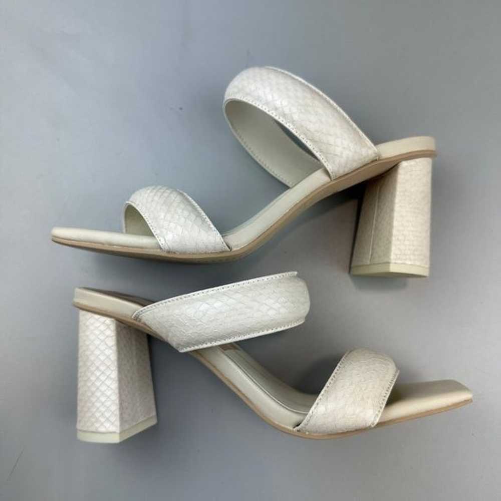 Dolce Vita Pascoe Sandal in Vintage Ivory - image 9