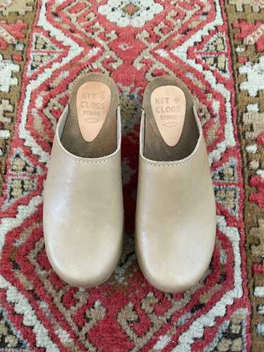 Kit + Clogs Low Klassisk Clog in Stone (38) | Used