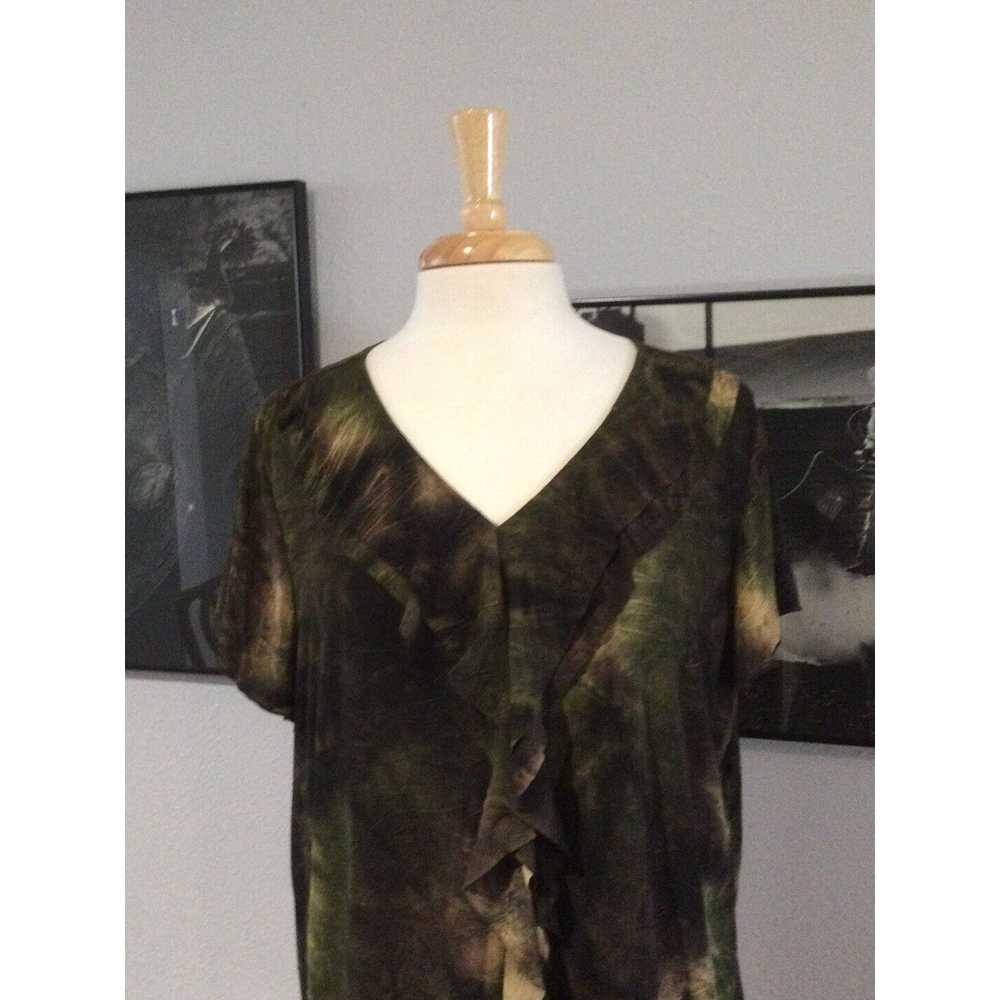 Other Dress Barn Camouflage Ruffle Front Short Sl… - image 3