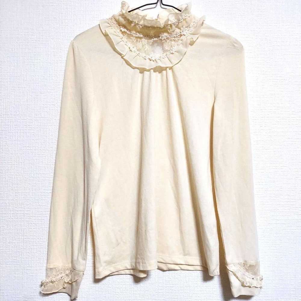 axes femme Long-sleeve Shirt Cream Color Light Ye… - image 1