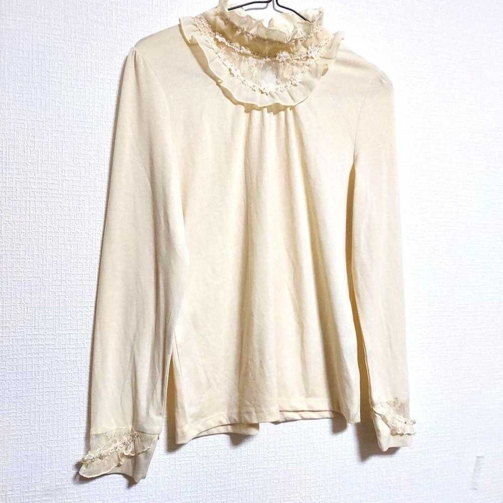 axes femme Long-sleeve Shirt Cream Color Light Ye… - image 2