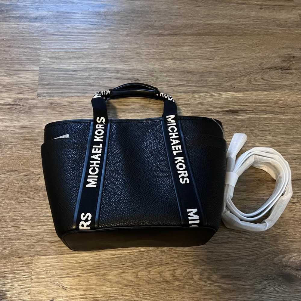 Michael Kors Leather tote - image 4