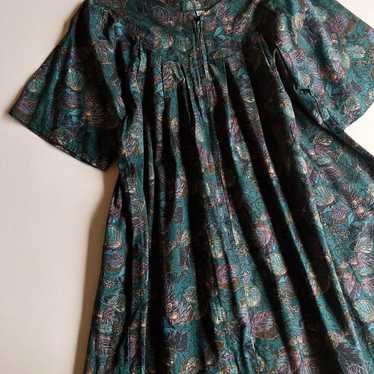 Used retro leaf pattern cotton dress vintage.