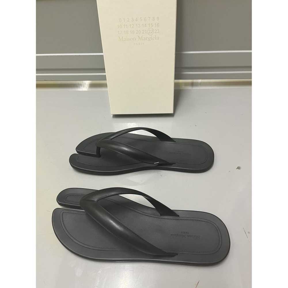 Maison Martin Margiela Tabi flip flops - image 5