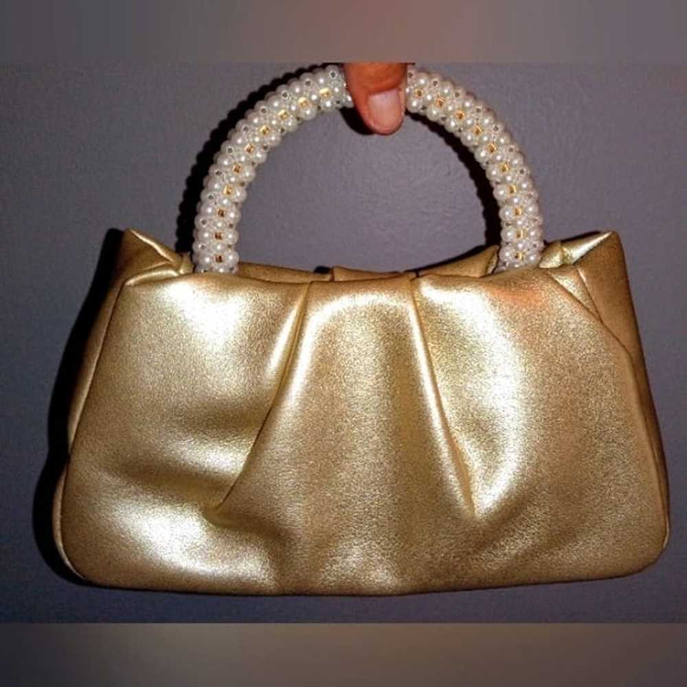 Gold handbag with faux pearl handle - image 2