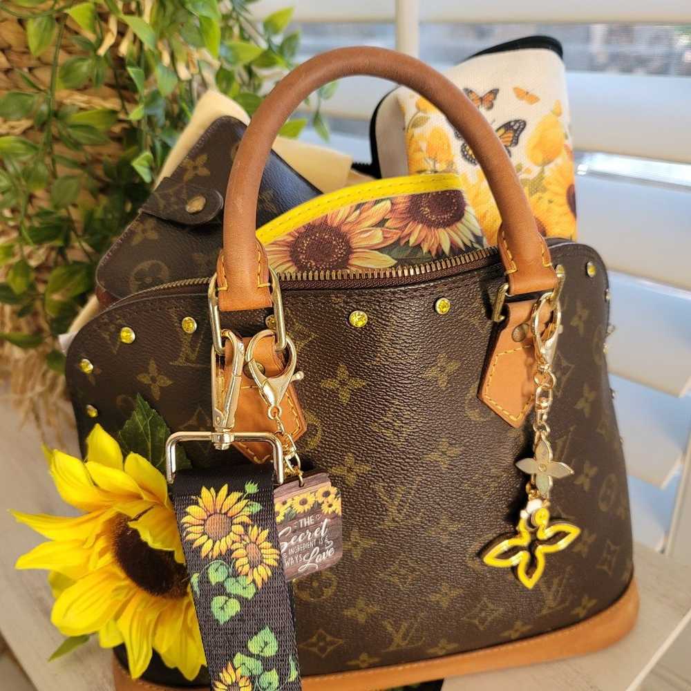 Louis Vuitton Alma PM bag plus wallet - image 3