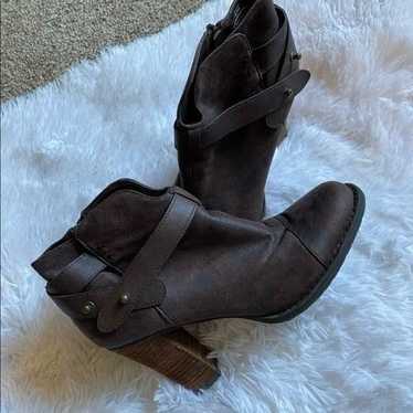 Crown Vintage Heeled Boots