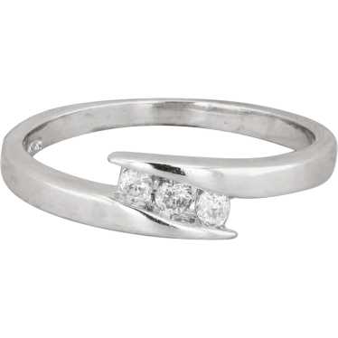 10k White Gold Diamond Bypass Band