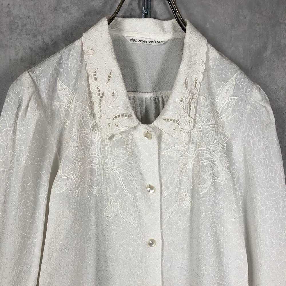 Showa retro pattern embroidered shirt blouse, lon… - image 3