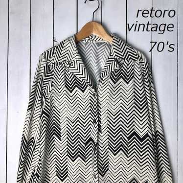 Domestic vintage retro clothing - 70s geometric pa