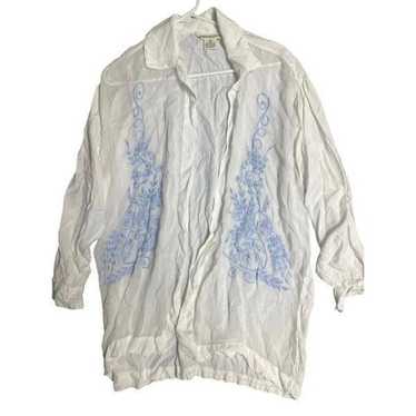 Vintage Awesome embroidered rayon white and blue … - image 1