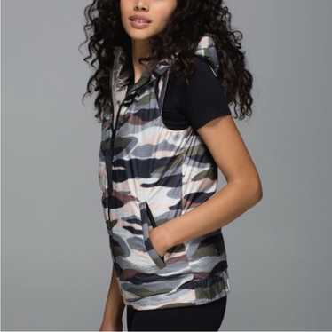 Lululemon the fluffiest vest. - Gem