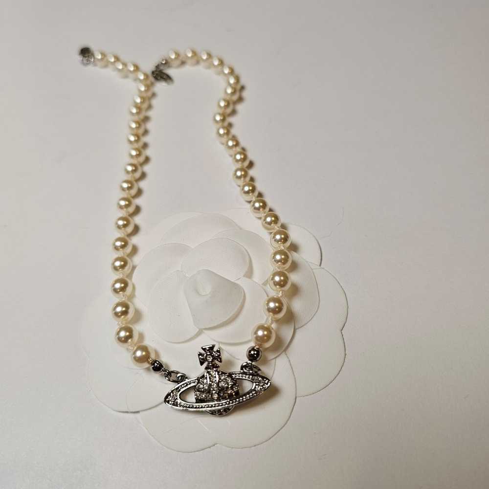 Auth Vivienne Westwood Man. bas relief  pearl nec… - image 2