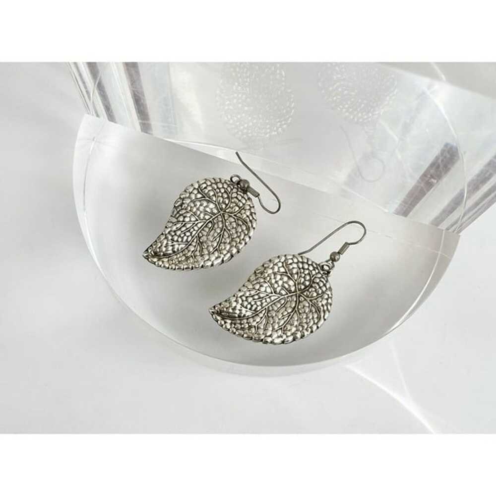 Silver Tone Vintage Leaf Shape Textured Dangle Ea… - image 2