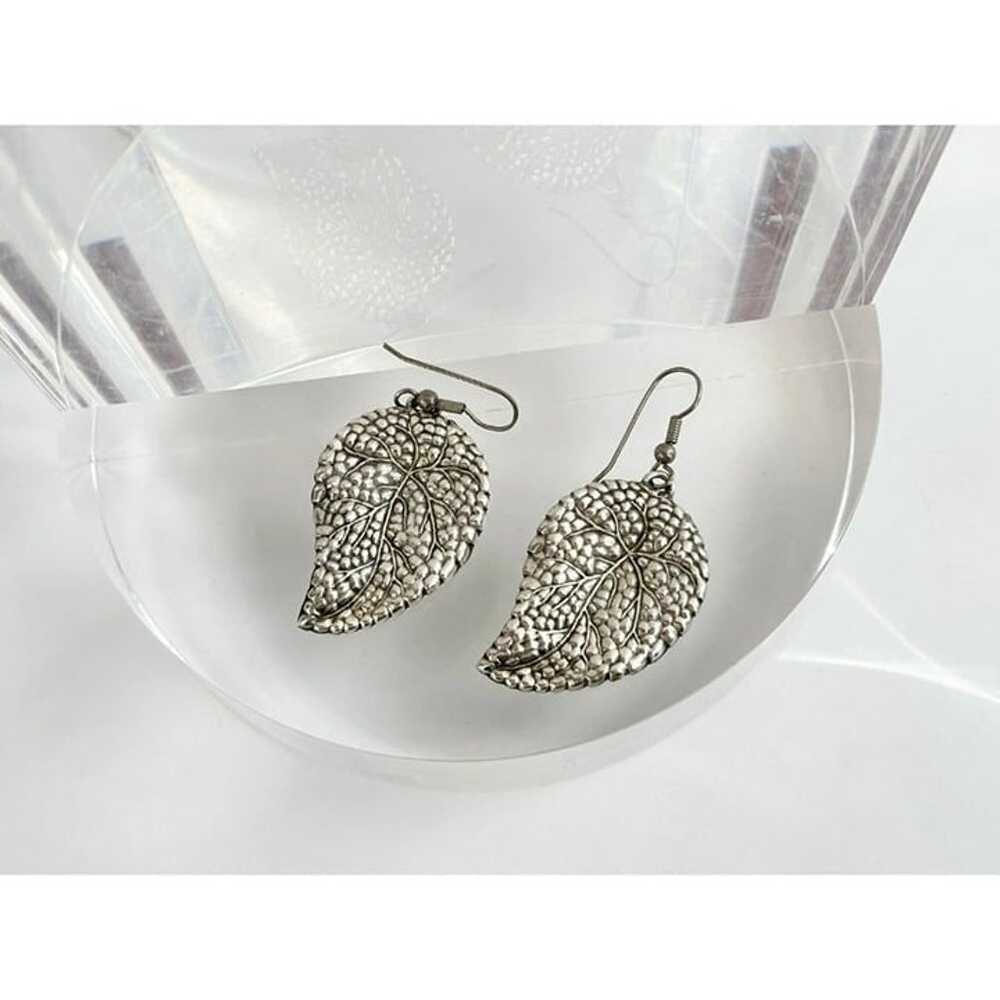 Silver Tone Vintage Leaf Shape Textured Dangle Ea… - image 3