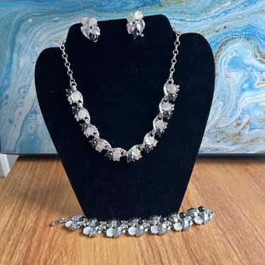 Vintage Jewelry Necklace Set - image 1