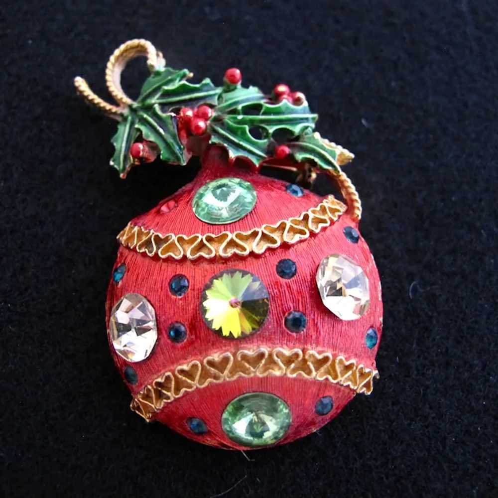 Vintage Weiss Red Enamel Rhinestone Ornament Broo… - image 3