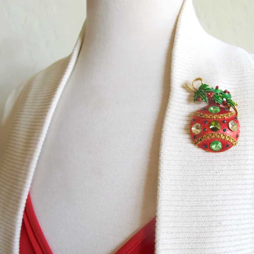 Vintage Weiss Red Enamel Rhinestone Ornament Broo… - image 6