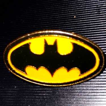 Batman logo lapel pin! You got to have this! - image 1