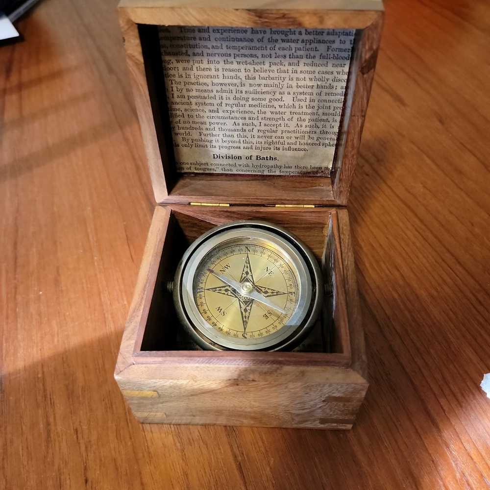 Vintage nautical compass - image 1