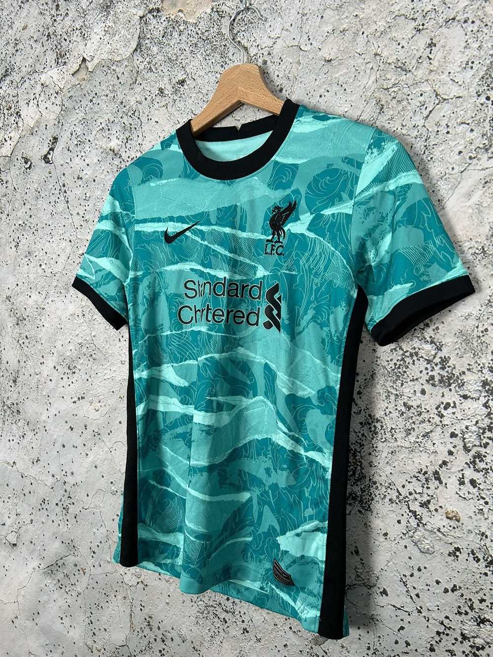 Liverpool × Nike × Soccer Jersey Liverpool FC Nik… - image 2