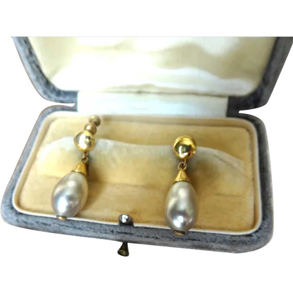 PRETTY 1950s Faux Pearl Drop Earrings, Lustrous G… - image 1