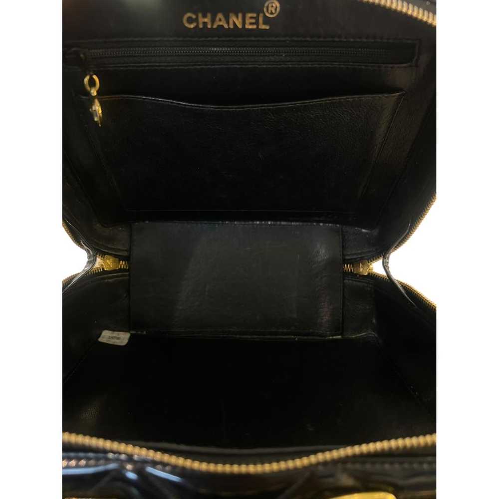 Chanel Vanity patent leather handbag - image 9