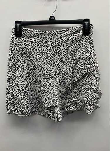 Express Women White/black Shorts Sz 4 NWT - image 1