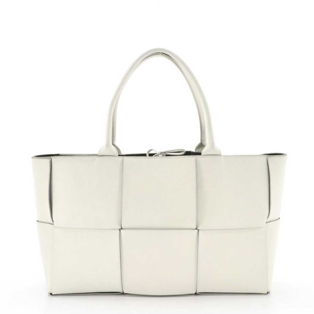 Bottega Veneta Arco leather tote - image 3