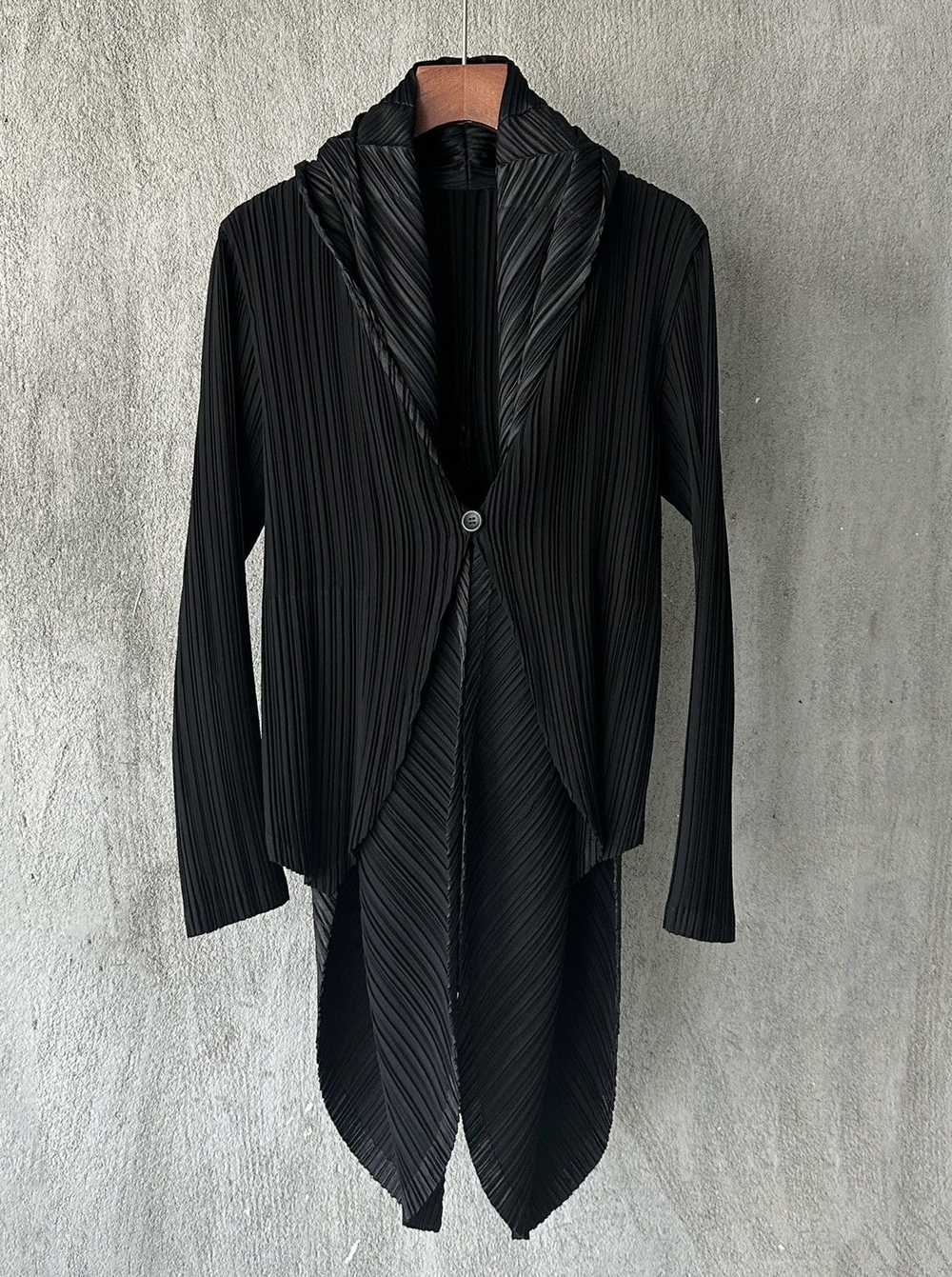 Issey Miyake × Vintage Shawl shaped pleated cardi… - image 1