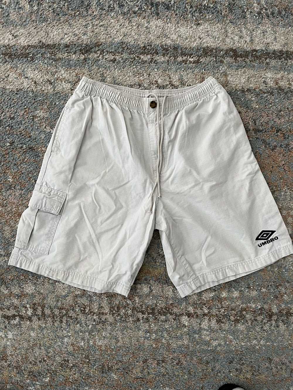 Umbro × Vintage VTG Umbro Cargo Khaki Shorts Crea… - image 1