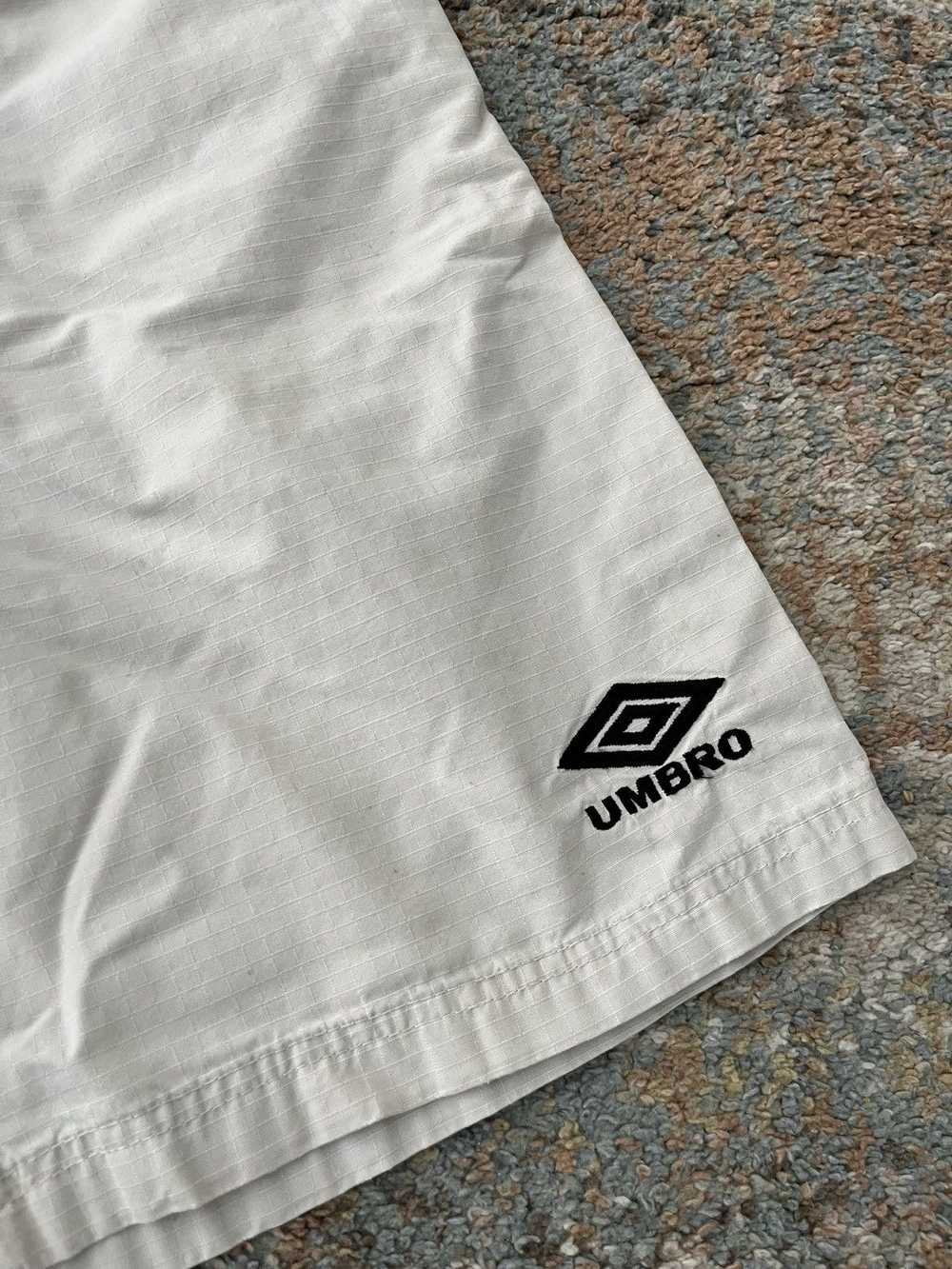 Umbro × Vintage VTG Umbro Cargo Khaki Shorts Crea… - image 6